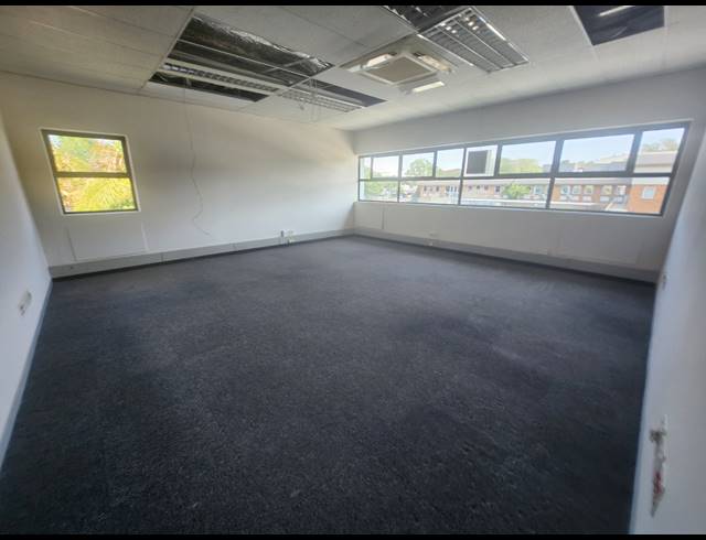 574M² OFFICE TO LET IN RANDJESPARK